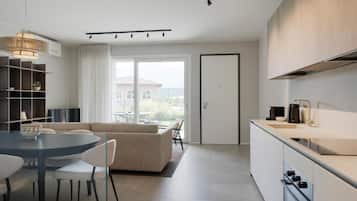 Deluxe Apartment, Lake View | Interior