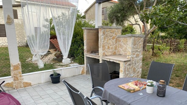 Outdoor dining - "Casa Tea2" direkt am Strand by Interhome (Privlaka)