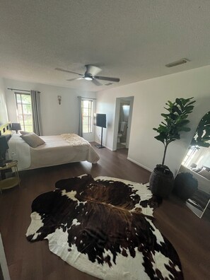 Room - Perfect Getaway Lake placid FL, canal front 2 bedroom home (Lake Placid)