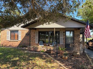 Exterior - Perfect Getaway Lake placid FL, canal front 2 bedroom home (Lake Placid)