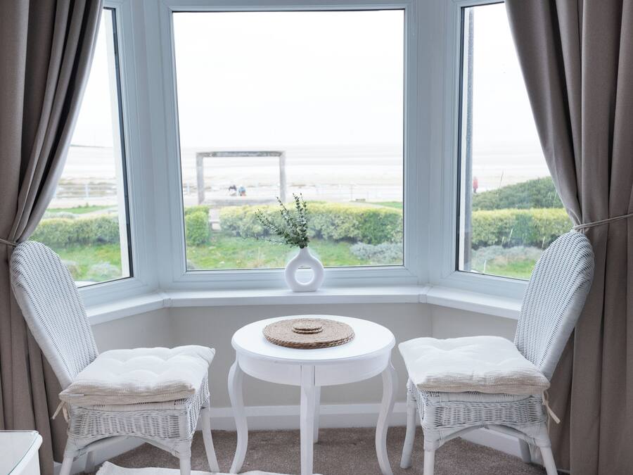 Comfort Room, 1 Double Bed, Non Smoking, Sea View | Interior