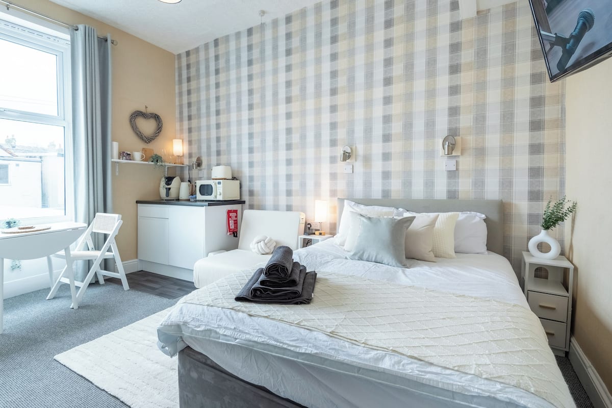 Rom – classic, 1 dobbeltseng med sovesofa, 1. etasje | Wi-fi (inkludert)