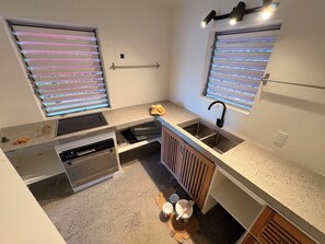 Private kitchen - Cozy Studio Apartment Steps Away From Falmouth Marina (Saint Paul)