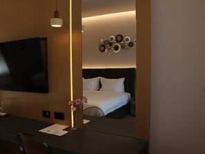 Bureau, chambres insonorisées, Wi-Fi gratuit