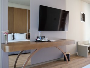 Bureau, chambres insonorisées, Wi-Fi gratuit