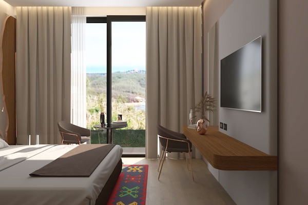 Superior Double or Twin Room, Balcony, Vineyard View | Desk, soundproofing, free WiFi