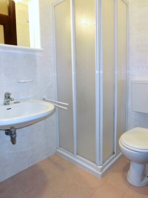 Villa, 2 Bedrooms, Patio, Garden View | Bathroom - Semi-detached House With Garden (Lignano Sabbiadoro)