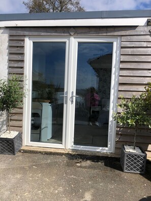 Camera, camere multiple, patio | Dettaglio esterni