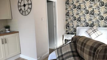 Room, Multiple Bedrooms, Patio | Living room