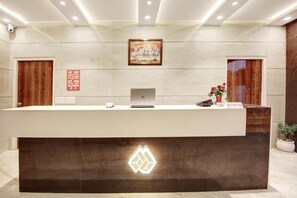 Lobby - Marks Hotel (Noida)