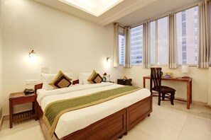 In-room safe, soundproofing, free WiFi, wheelchair access - Marks Hotel (Noida)