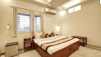 Camera doppia, balcone, vista giardino