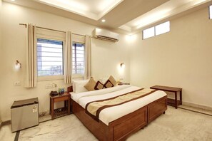 Double Room, Balcony, Garden View - Marks Hotel (Noida)