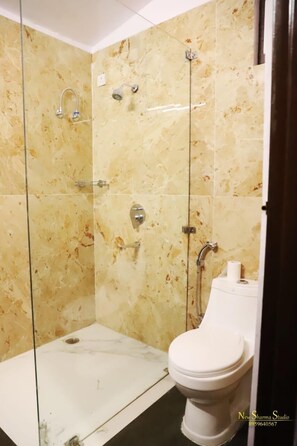 Deluxe Double Room, City View | Bathroom - Maharaja Kothi Umaria-Badhavgarh Rd (Tala)