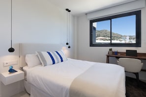 3 bedrooms, free WiFi, bed sheets - Luxury 3-Bedroom Skyline Apartment in Higueron (Fuengirola)