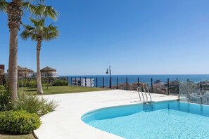 Interior - Luxury 3-Bedroom Skyline Apartment in Higueron (Fuengirola)