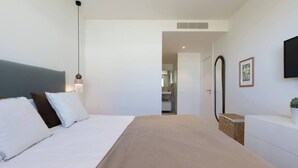 Unclassified image, 2 of 43, button - Luxury 3-Bedroom Skyline Apartment in Higueron (Fuengirola)