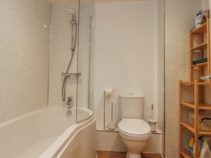 Shower - Number 7 Canalside (Skipton)