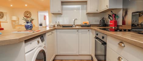Dishwasher, cookware/dishes/utensils
