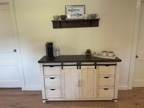 Interior - Fishing, Crabbing, Relaxing..... You will enjoy whichever you decide to do. (Chauvin)