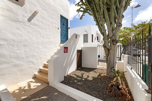 Exterior detail - Costa Mera Duplex by Escape Home (Puerto del Carmen)