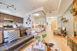 Comfort Room - GSuites Downtown (Toronto)