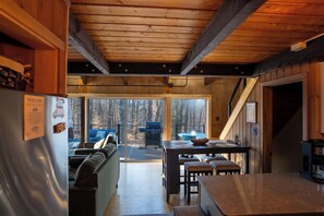 Dining - The Nest at Mountainview Modern Retreat w/Hot Tub Near North Conway (Conway)