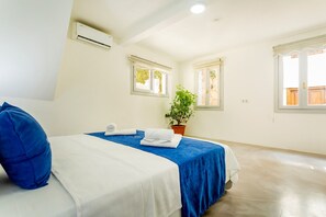 1 bedroom, iron/ironing board, WiFi, bed sheets - 1 bedroom Suite Located Heart of Kalkan Old Town (Kalkan)