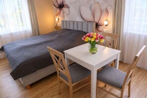3 bedrooms, iron/ironing board, travel cot, free WiFi