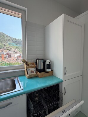 Fridge, oven, stovetop, dishwasher - Spend the night at Auramare with a breathtaking view of Maiori. (Maiori)