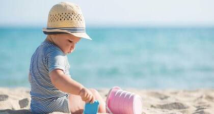 Zweistöckiges Ferienhaus direkt am Strand, Pool