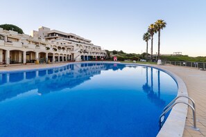 Pool - Renovated 2BR Lagos w/ Pool & Garage by Soulplaces (Lagos)