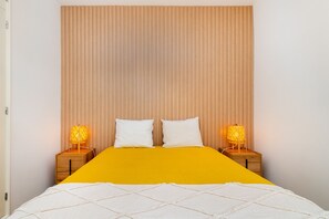 Room - Renovated 2BR Lagos w/ Pool & Garage by Soulplaces (Lagos)