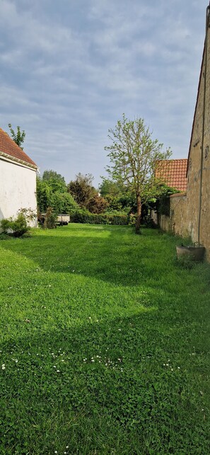 Property grounds - Renovated country house, close to hiking trails, 4kms from Wissant. (Audembert)
