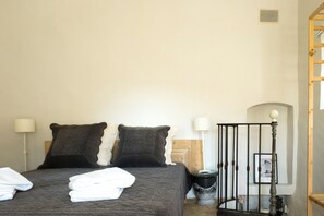1 bedroom, Internet, bed sheets - L'Orée du Castel - Gîte at the foot of the castle (Châteauneuf-du-Pape)