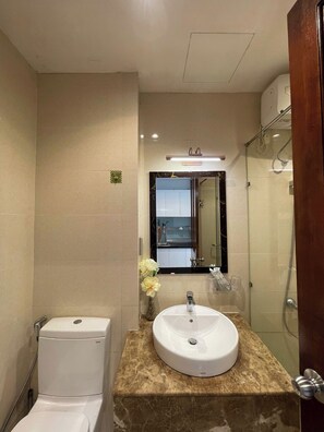 Bathroom - LaLaHomee Near Airport Sky Center (Tan Binh)