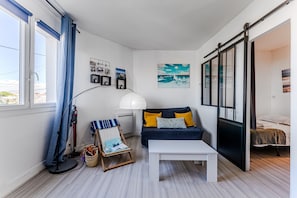 1 slaapkamer, een strijkplank/strijkijzer, wifi