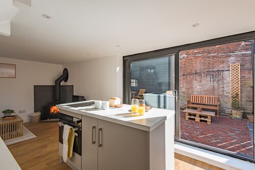 Crafters Cottage, Sandwich