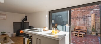 Crafters Cottage, Sandwich