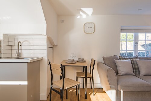 Crafters Cottage, Sandwich