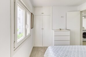 2 bedrooms, bed sheets