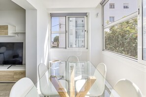 Dining - Apartment 'Nidos Cerca De La Playa' with Air Conditioning (L'Escala)