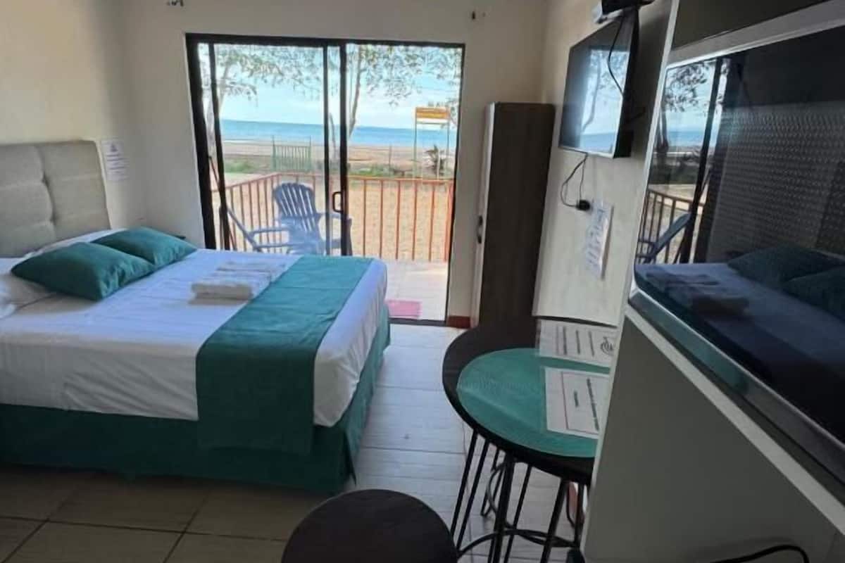 Appartement, balcon, vue sur la mer | AccĂšs au Wi-Fi (inclus)