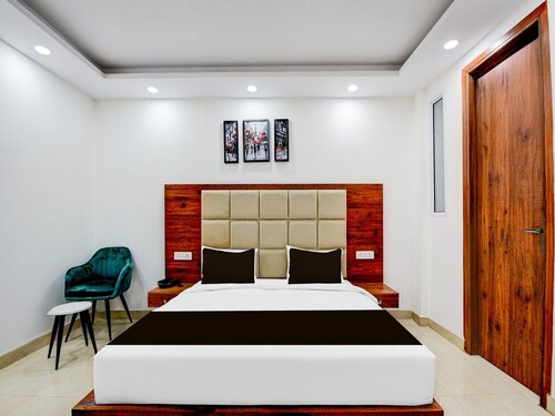 Collection O Hotel Evergreen