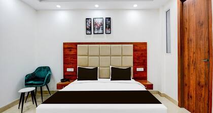 Collection O Hotel Evergreen