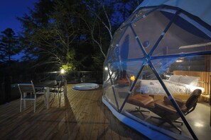 Outdoor dining - Bel Air Tremblant DÔME CLASSIQUE: 1 LIT KING, JACUZZI ET SAUNA-450PI (La Conception)