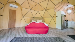 1 habitación, tabla de planchar con plancha, wifi gratis y ropa de cama 