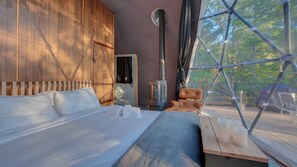 1 habitación, tabla de planchar con plancha, wifi gratis y ropa de cama 