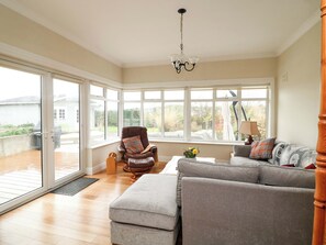 Living area - Sunnyside (Courtown)