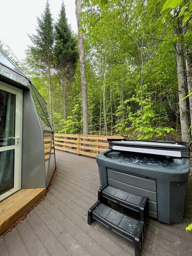 Bel Air Tremblant GLASS DOME : 1 LIT KING, JACUZZI, SAUNA - 385PI